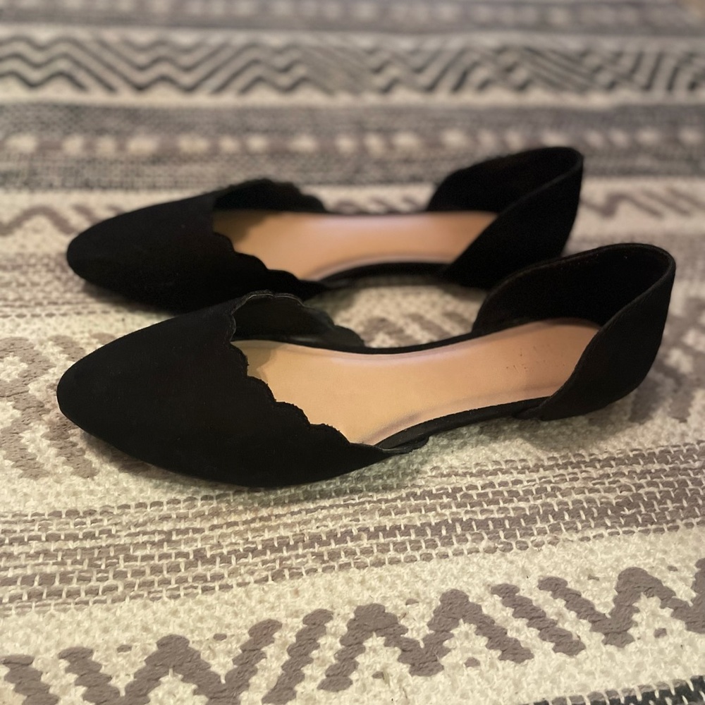 Lauren Conrad Scalloped Flats